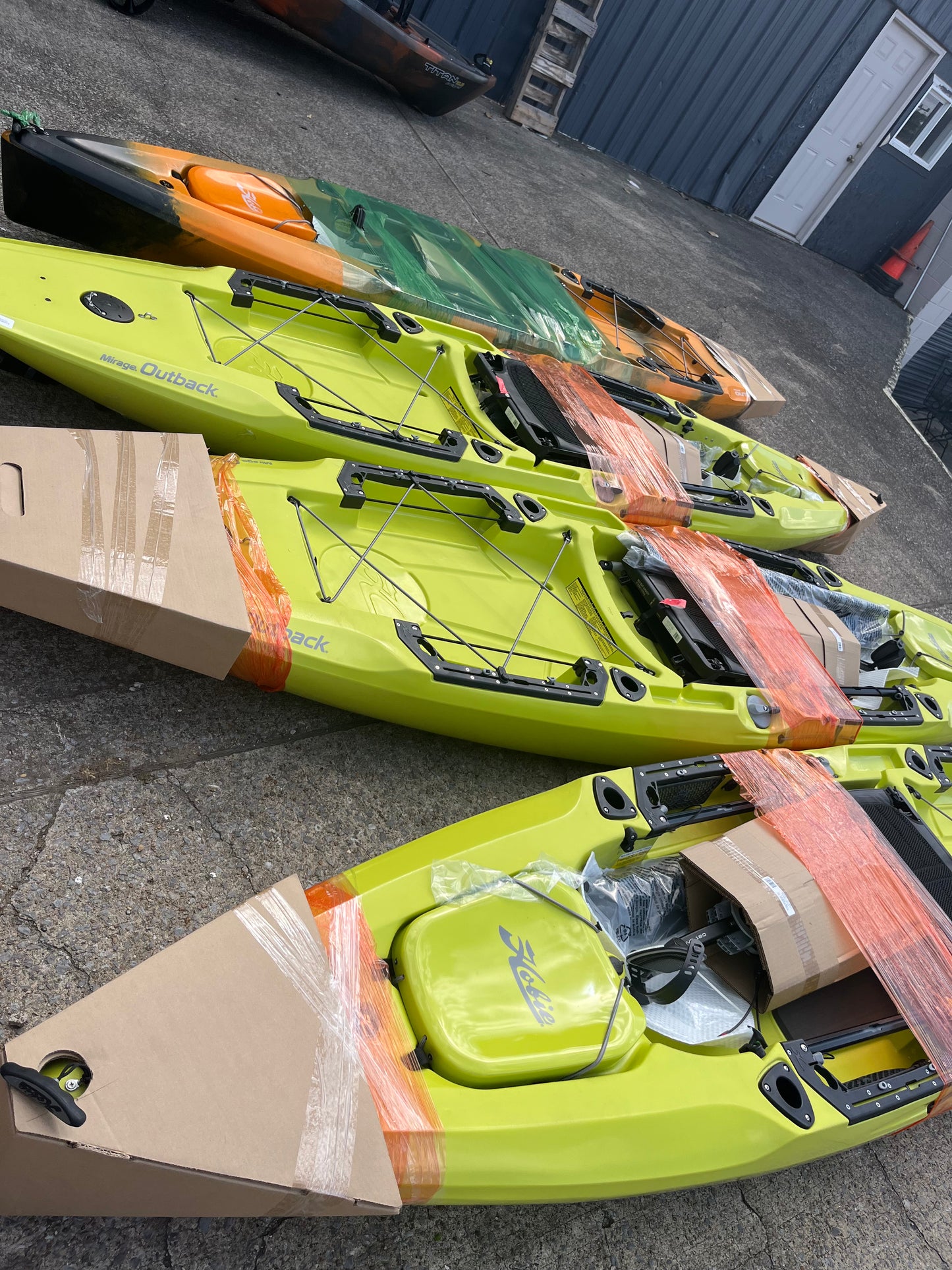 BLEM 2023 Hobie Outback